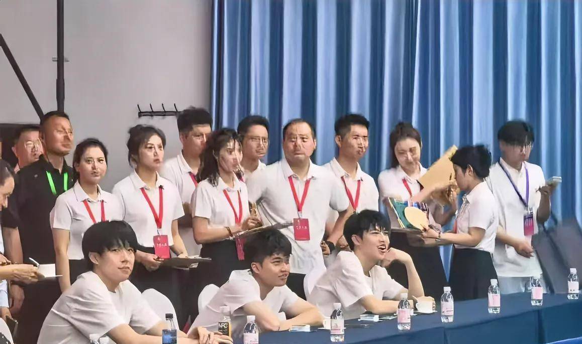大牌王楚钦心情不错上演背后击球！AG真人王曼昱接新代言气质高冷很